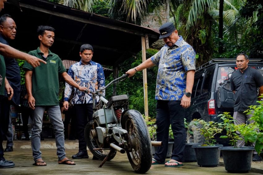 Bupati Batu Bara Tinjau Pengolahan Sampah Plastik Menjadi Bahan Bakar Alternatif di Labuhanbatu